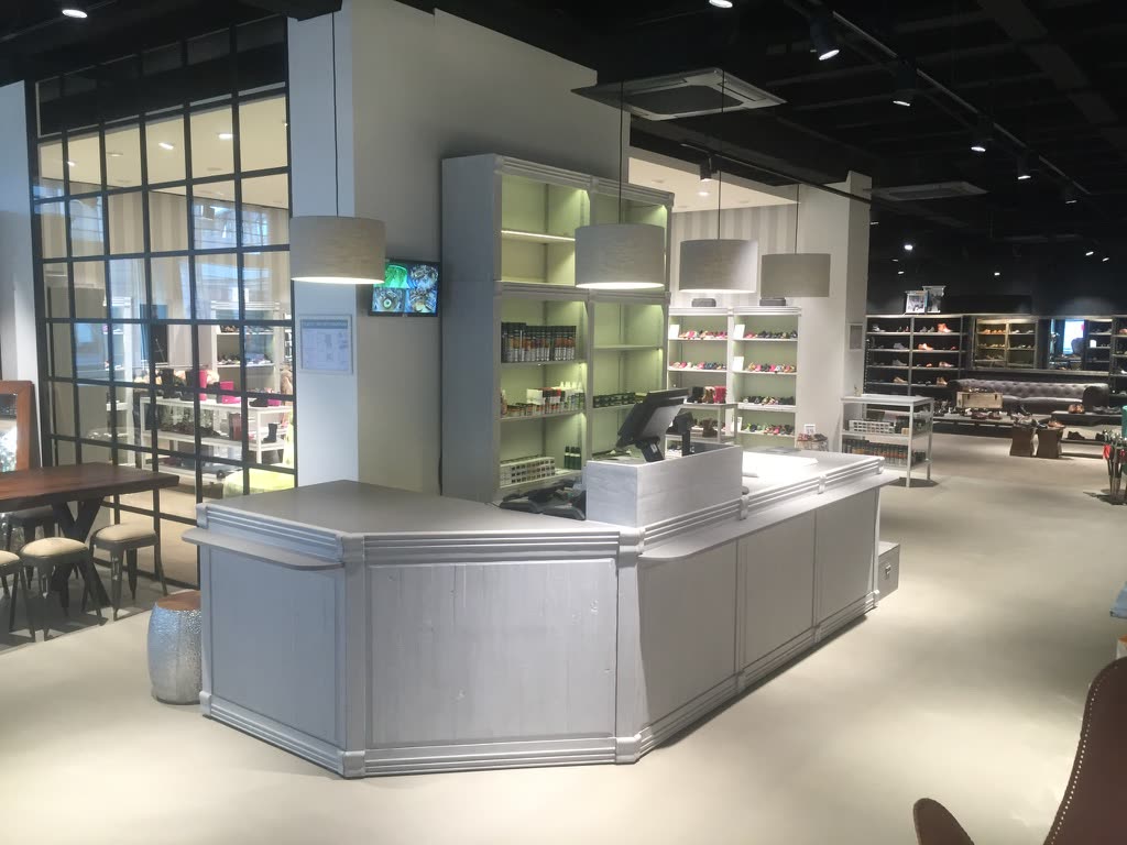 Grueterich Essen - Warenpraesentation Schuhe